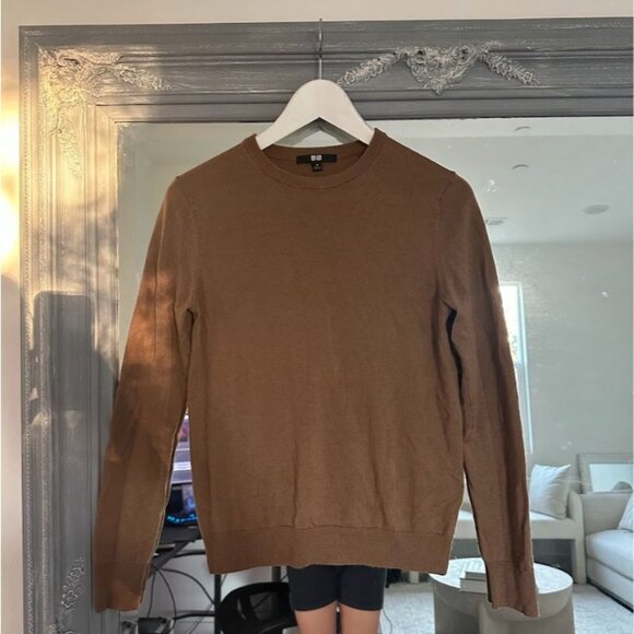 Uniqlo 100% Wool Brown Crewneck Classic Lightweight Sweater Size Medium - Picture 2 of 6